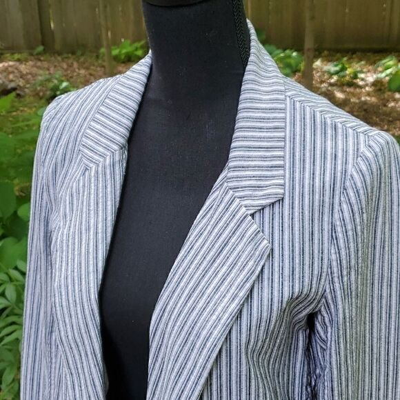 Silence + Noice | Light Cotton Blazer - Picture 3 of 7